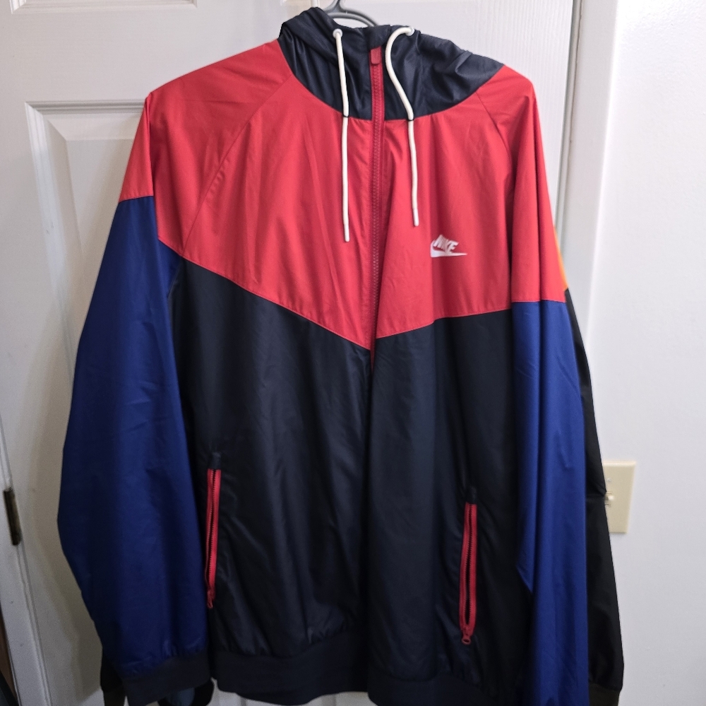 Nike wind runner